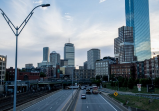 陌陌广告账户开通需要多长时间？陌陌现在跑保养效果怎么样？